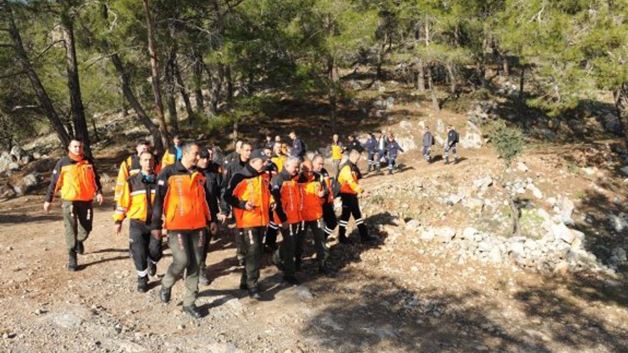Sivil Savunma Teşkilatı'ndan saygı yürüyüşü