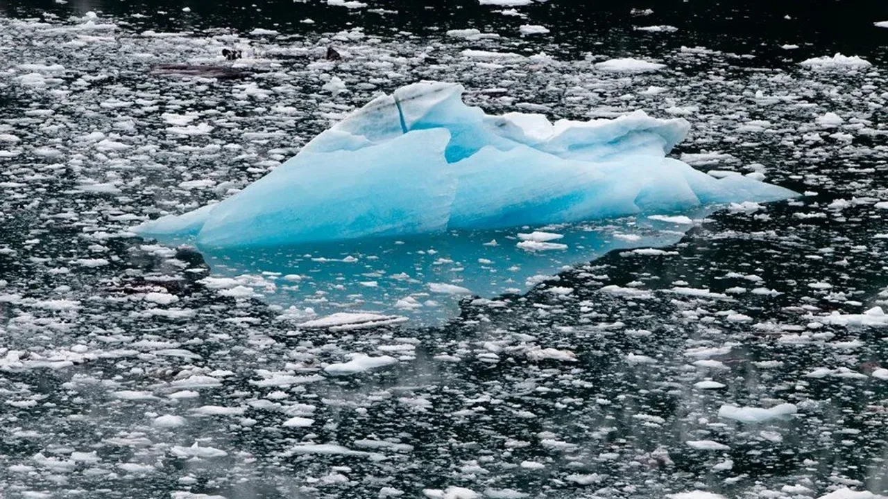 Antarktika’daki deniz buzu seviyeleri tarihin en düşük seviyesine düştü