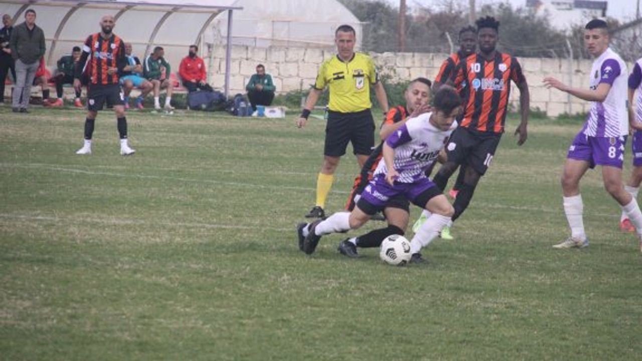 Hakemin boğazını sıkmaya 7 maç men