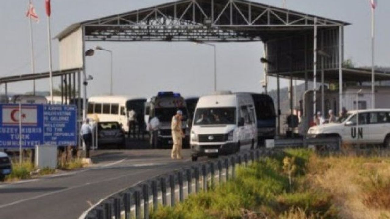 132 karton sigarayla Güney'e geçerken yakalandılar