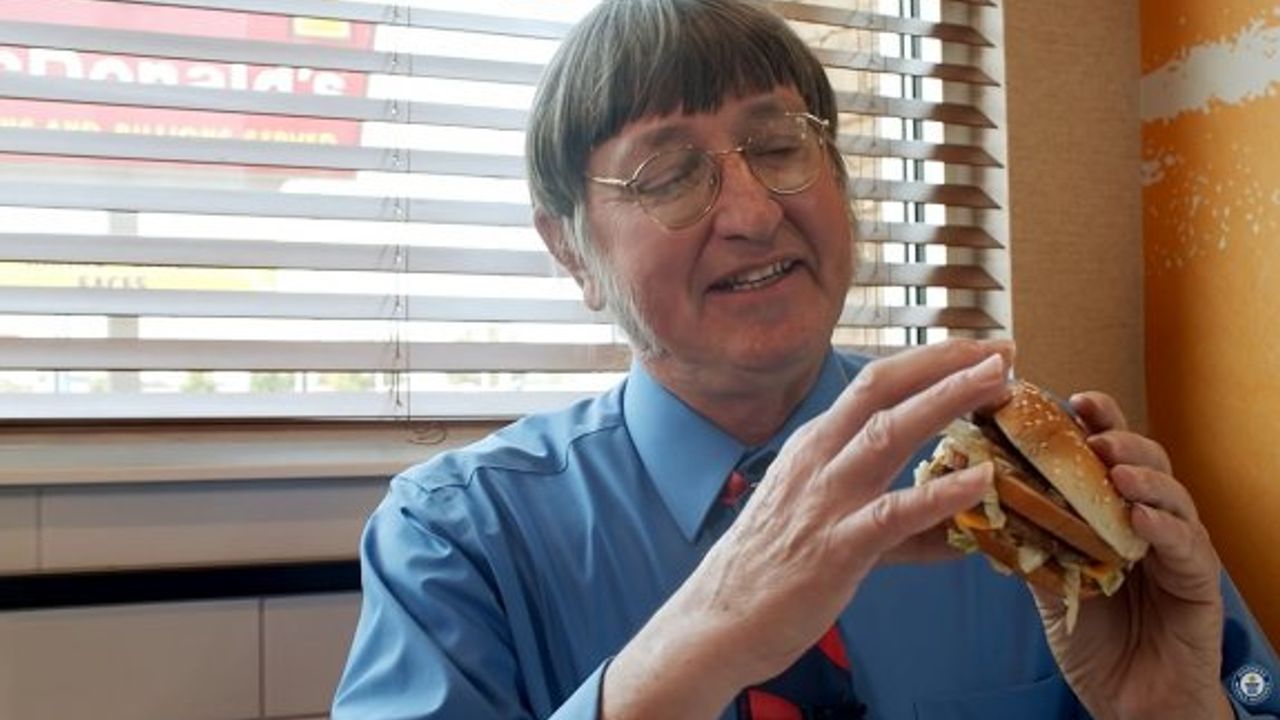 50 yıl boyunca her gün aynı hamburgeri yedi