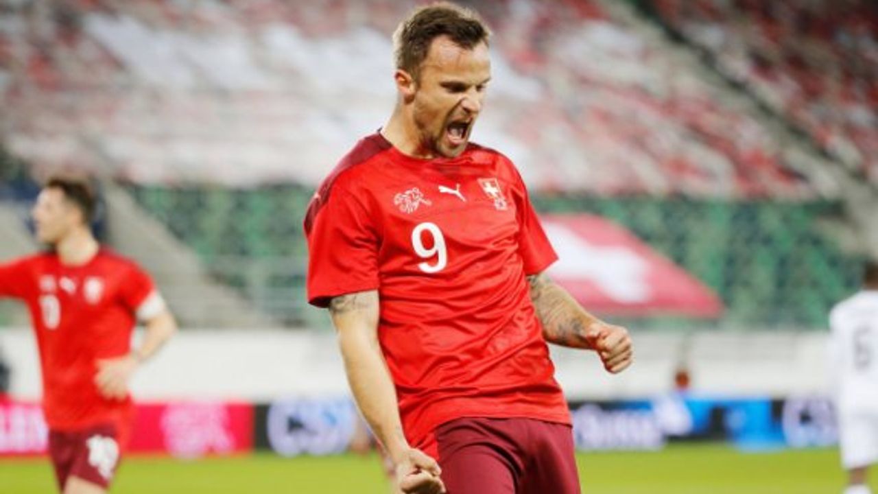 Fenerbahçe'nin forvet hattı değişiyor