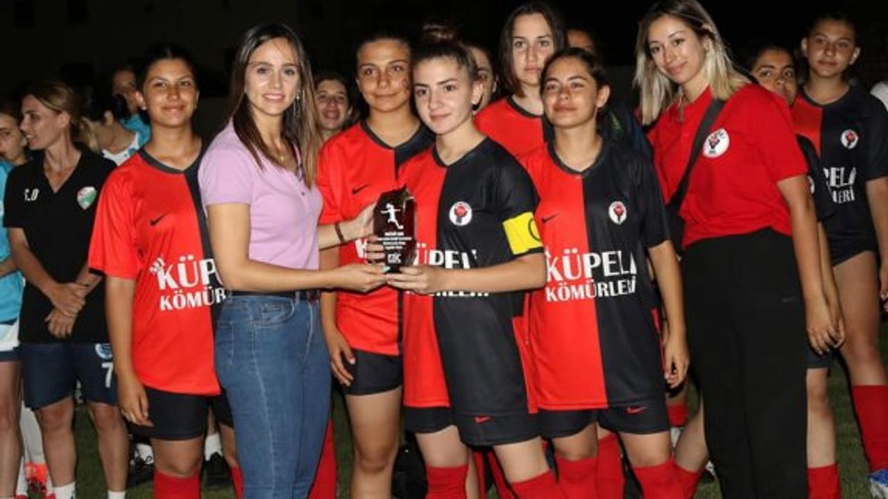 Hamitköy Kız Takımı, ilk organizasyonuna katıldı