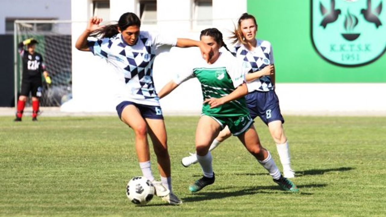 Kadın Futbol Şenliği finali Lefkoşa'da yapıldı