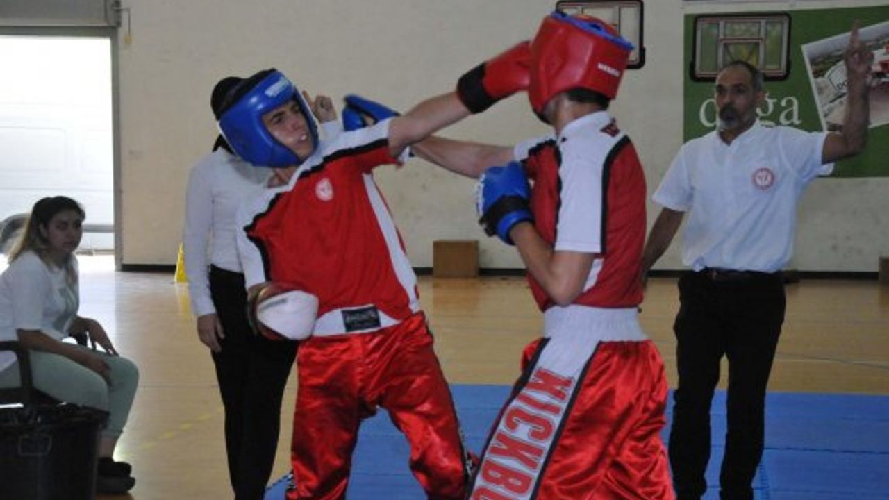 Kickbokscular Ahmet Sami Topcan anısına yarıştılar