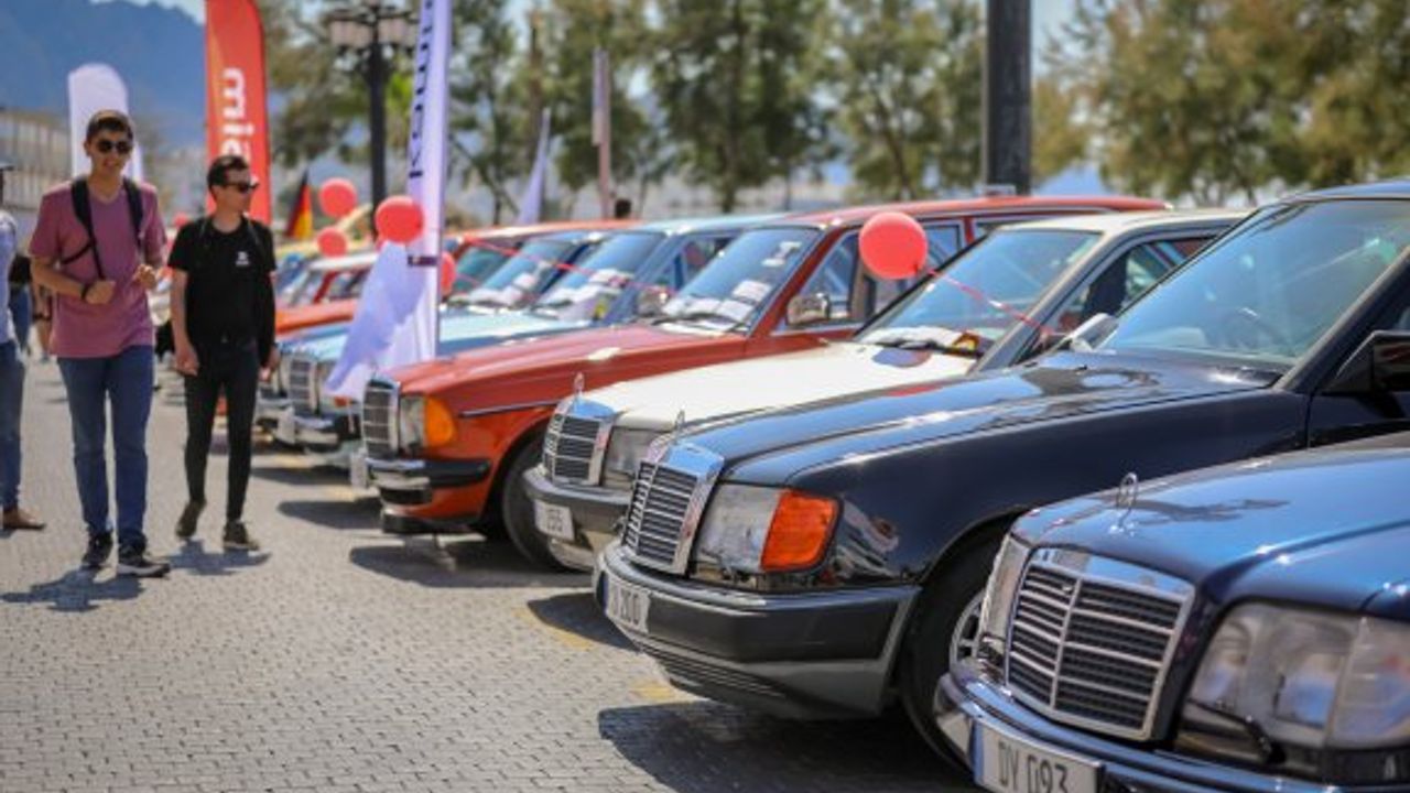 Kordon Boyu Klasiklerle renklendi