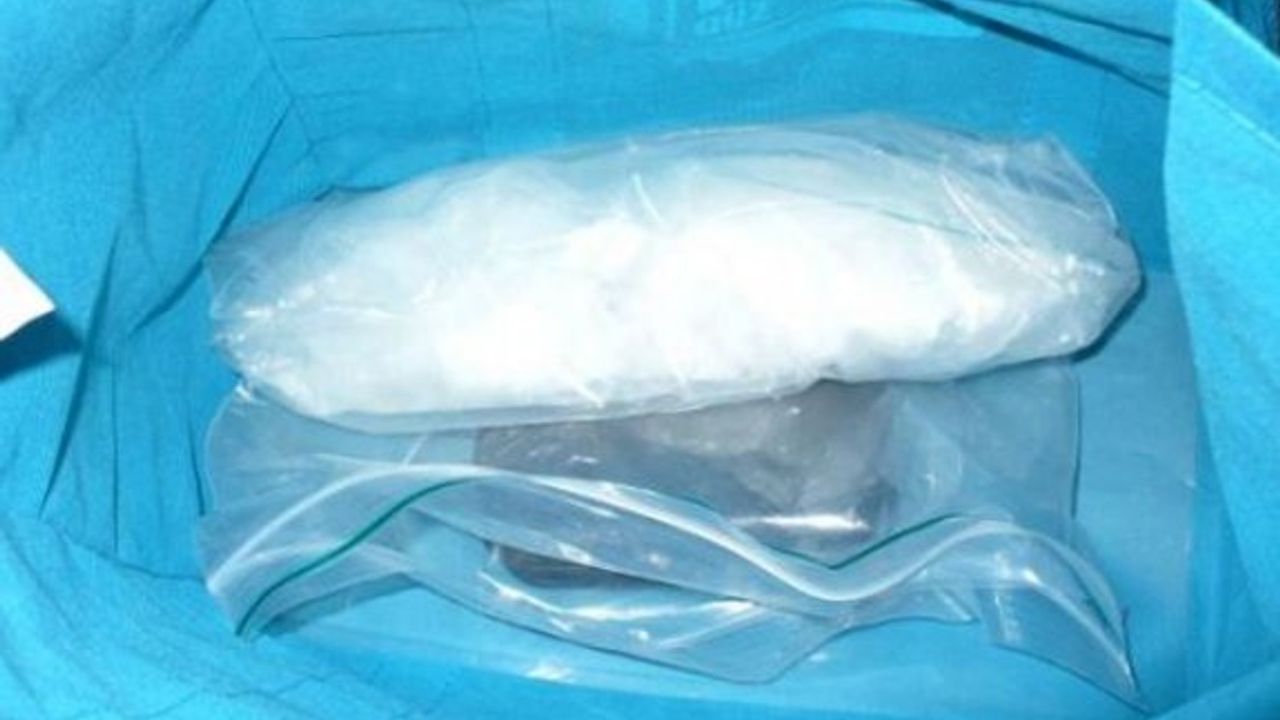 Sabaha yakın 3 genç 5 kilo uyuşturucuyla  yakalandı