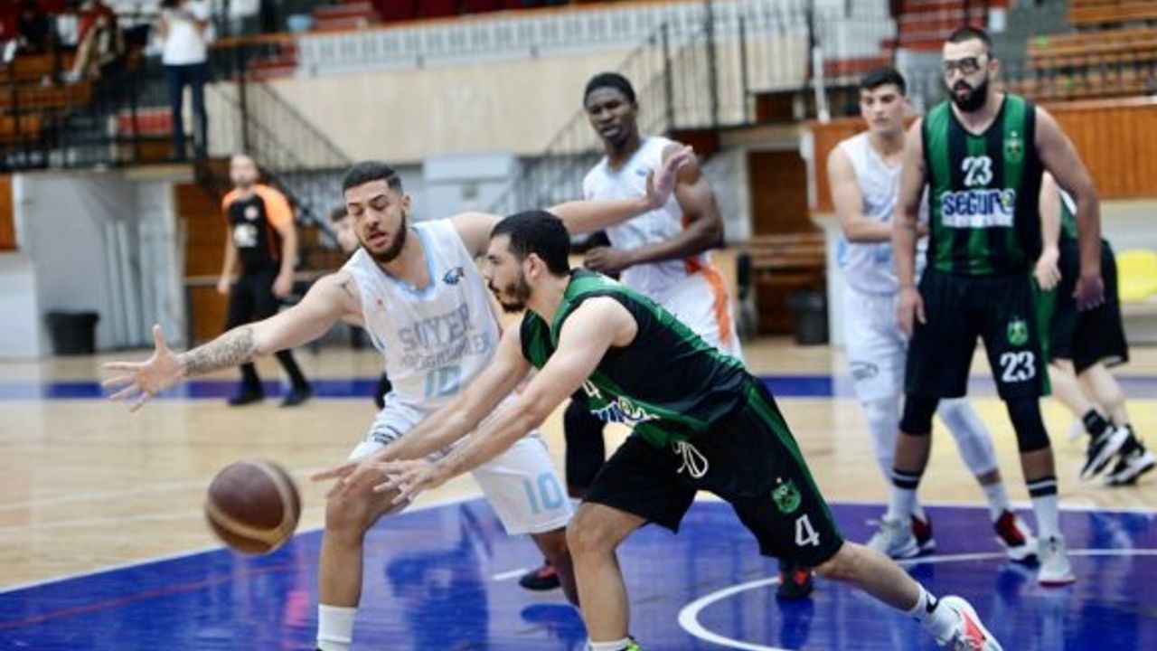 Soyer Hacıganimler ve Koopspor galip