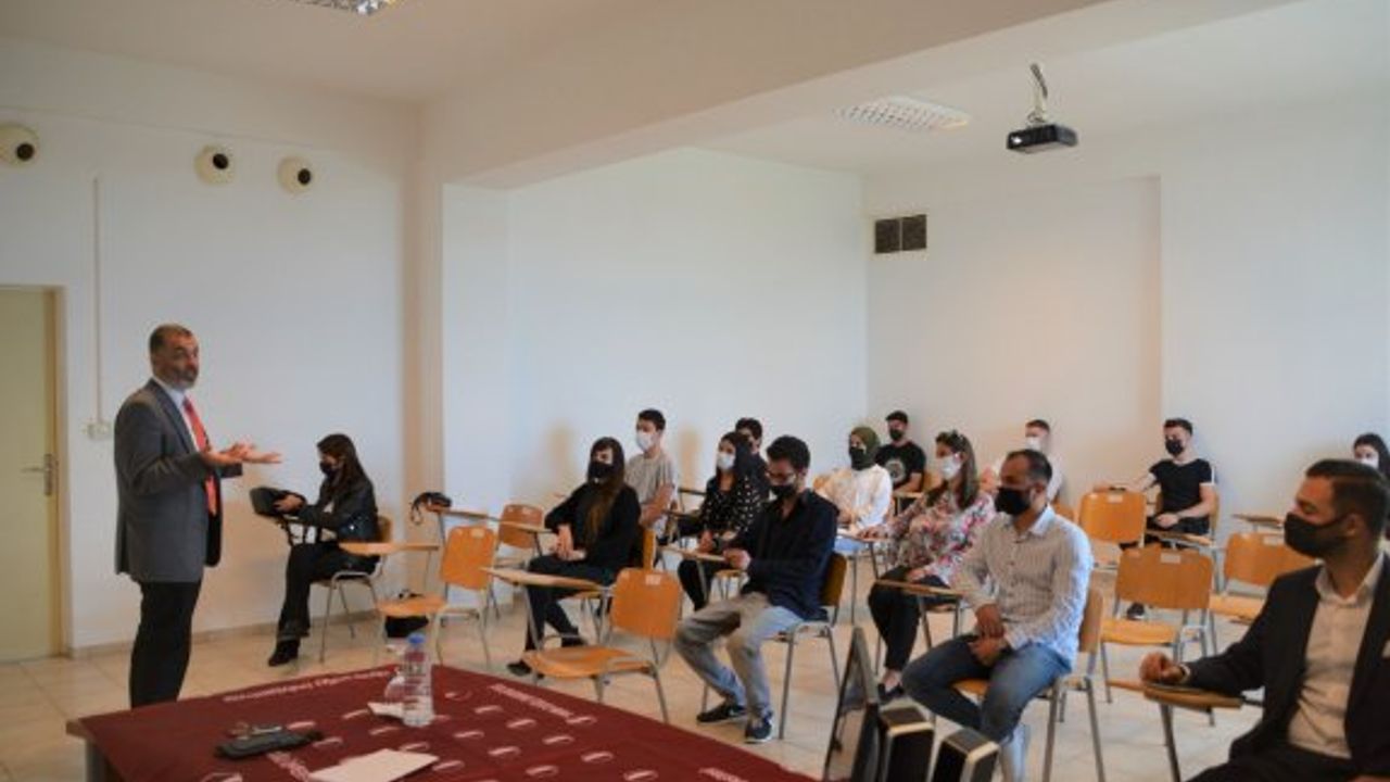 YDÜ İletişim Fakültesi’nde “Genç İletişimciler Sektörü Tanıyor” söyleşi dizisi başladı