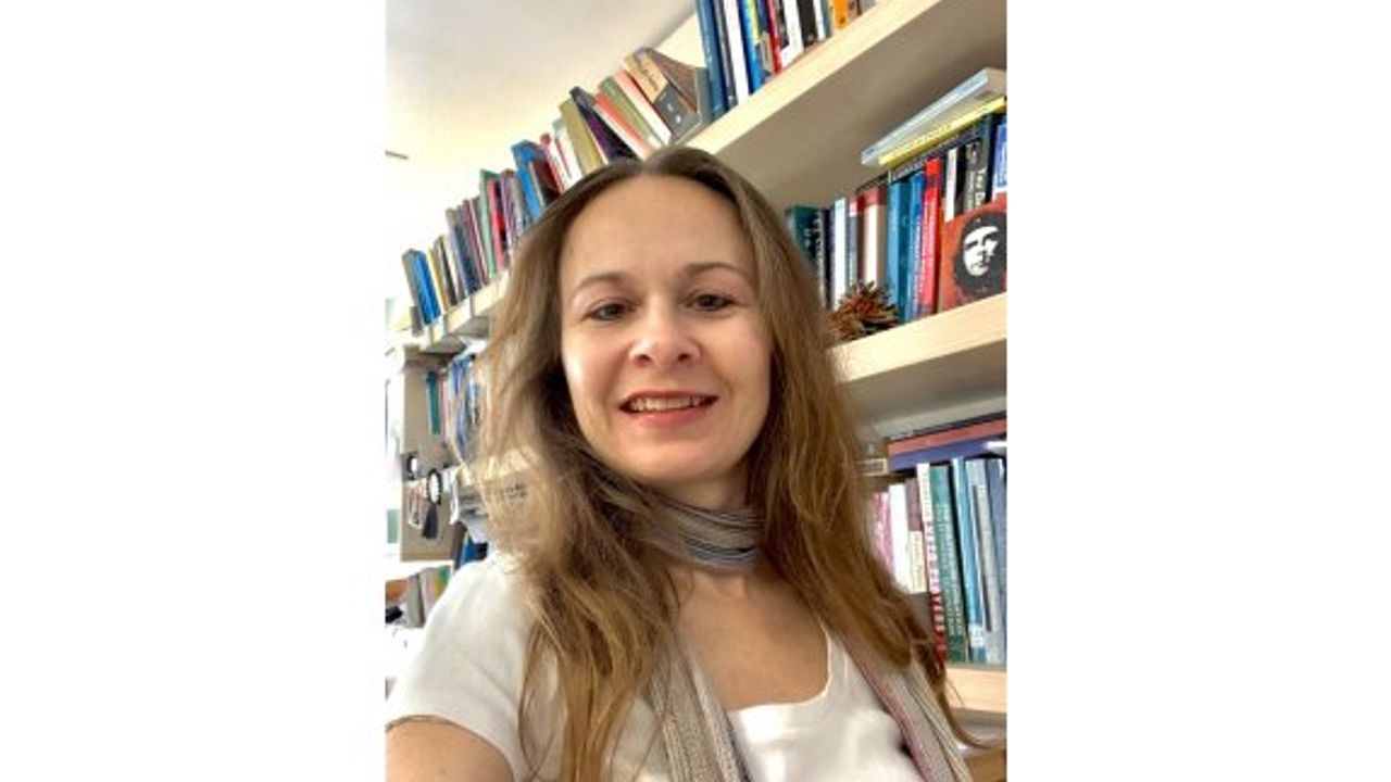 15 yıllık akademisyenin görevine son verildi