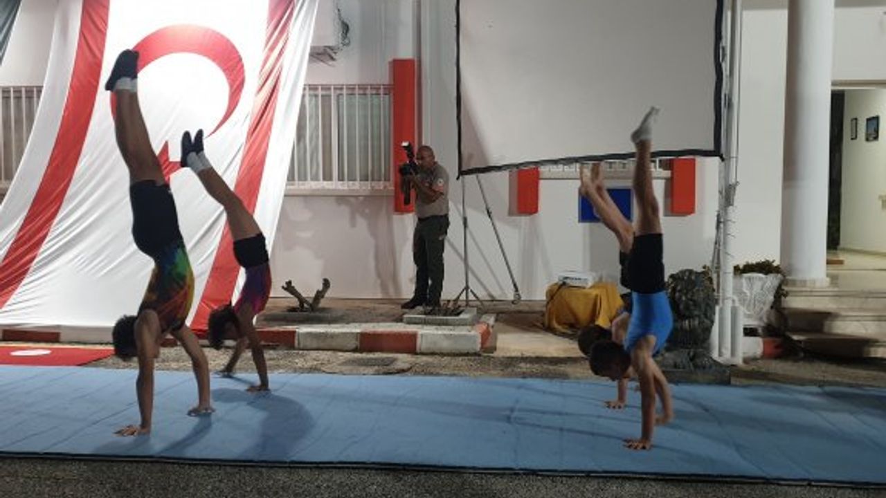 Cimnastikçiler, Sivil Savunma gecesine coşku kattı