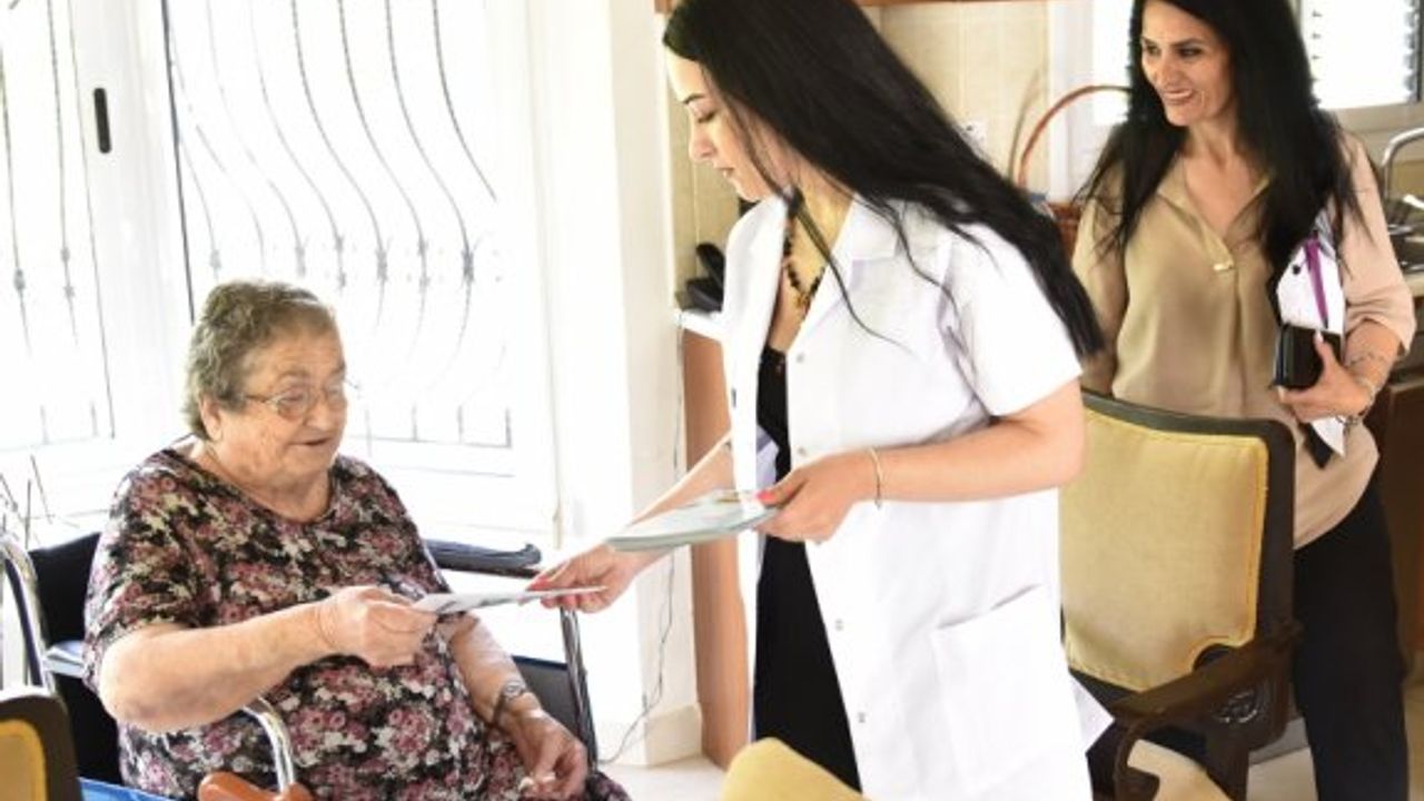 Gönyeli’nin ‘Yaşlılara Hizmet Birimi’ yeniden ev ziyaretlerine başladı