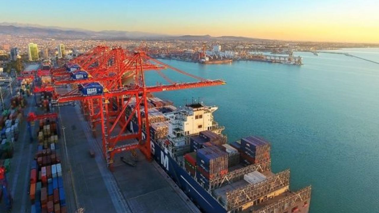 KKTC'ye gelen konteynerde 5 kilo 800 gram skunk ele geçirildi