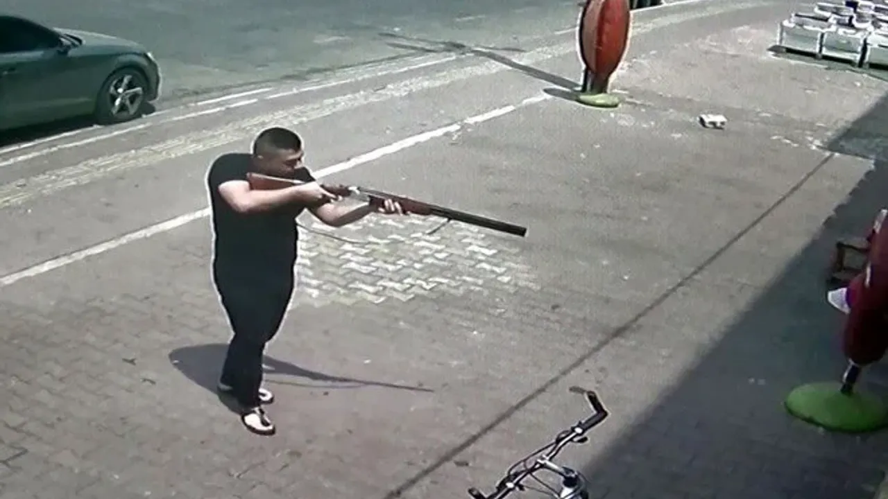 Ucuz ekmek sattığı için meslektaşı tarafından kurşunlandı