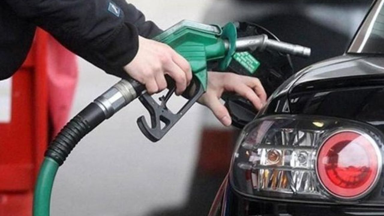 Benzin'e zam, Eurodisel'e indirim geliyor