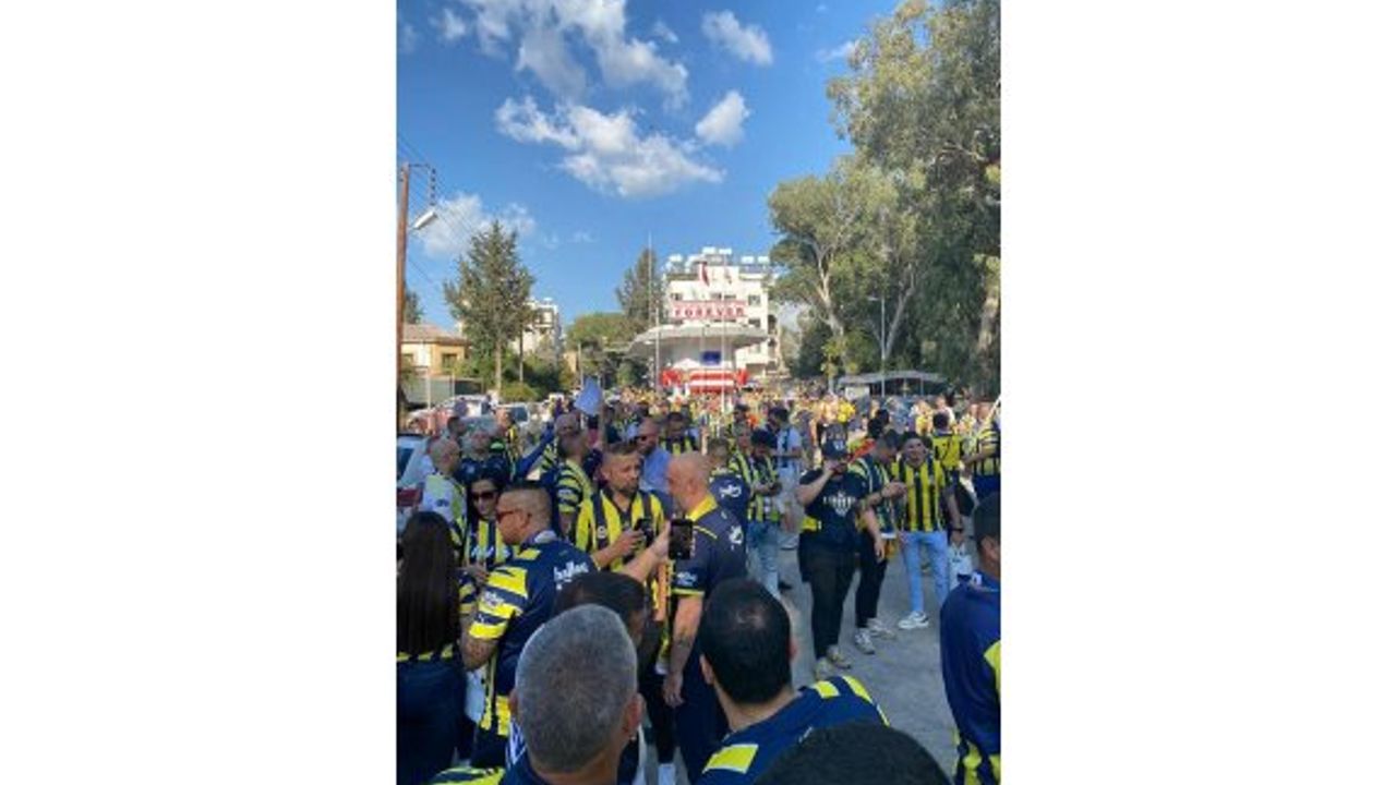 Fenerbahçe taraftarları Larnaka'ya doğru yola çıktılar