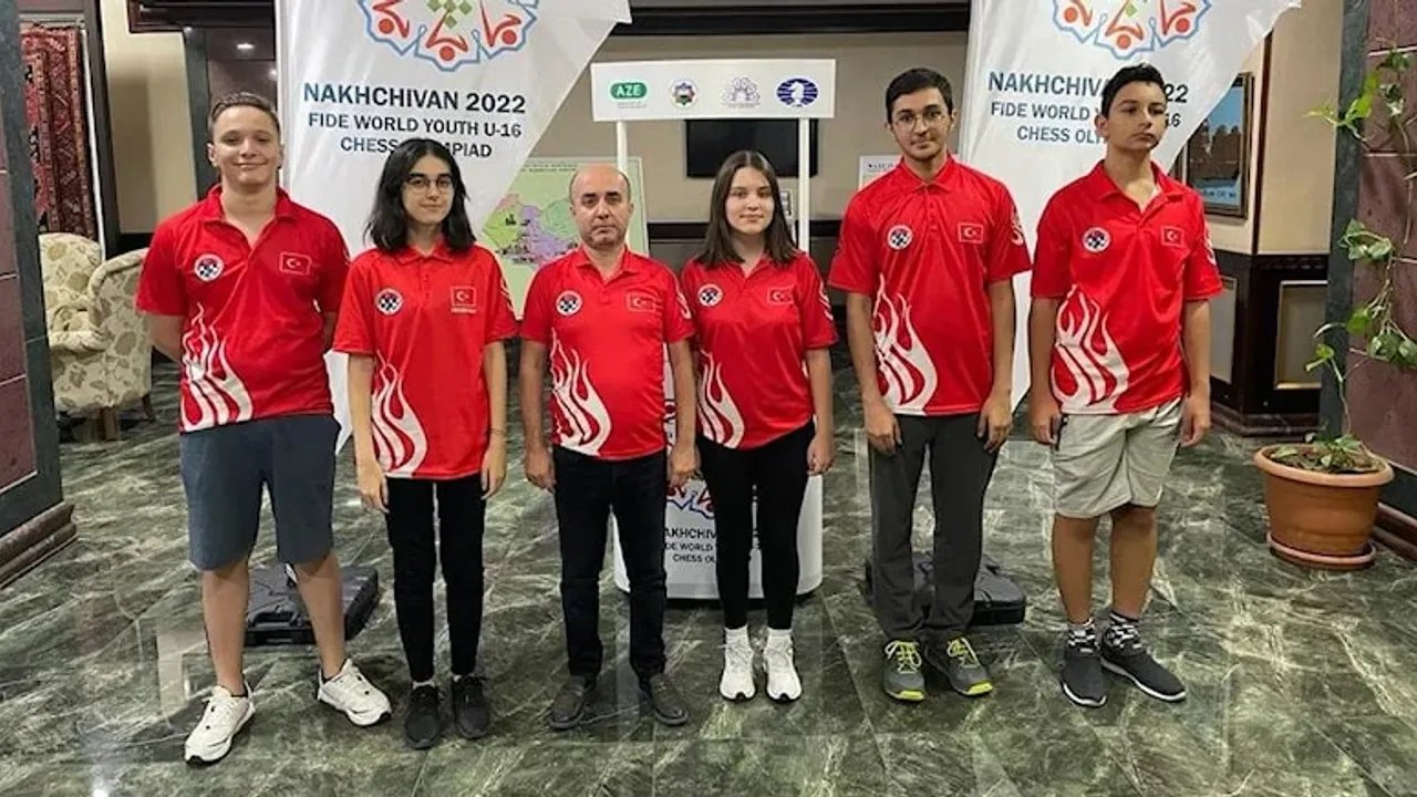 Türk satranç tarihinde bir ilk! Olimpiyat şampiyonluğu