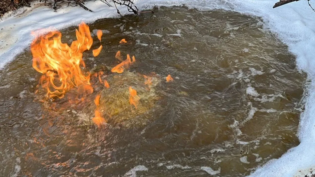 Düzce'deki yanan su korkuttu