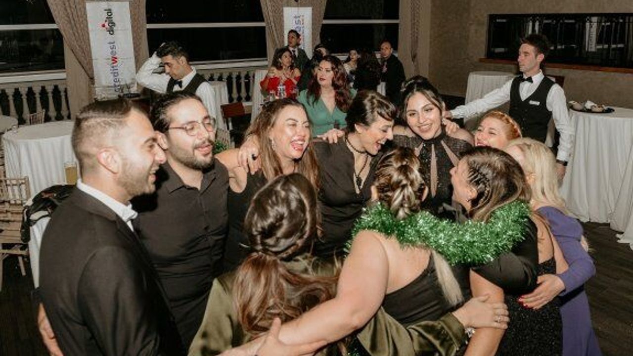 Creditwest Bank çalışanları 2022’nin yorgunluğunu attı