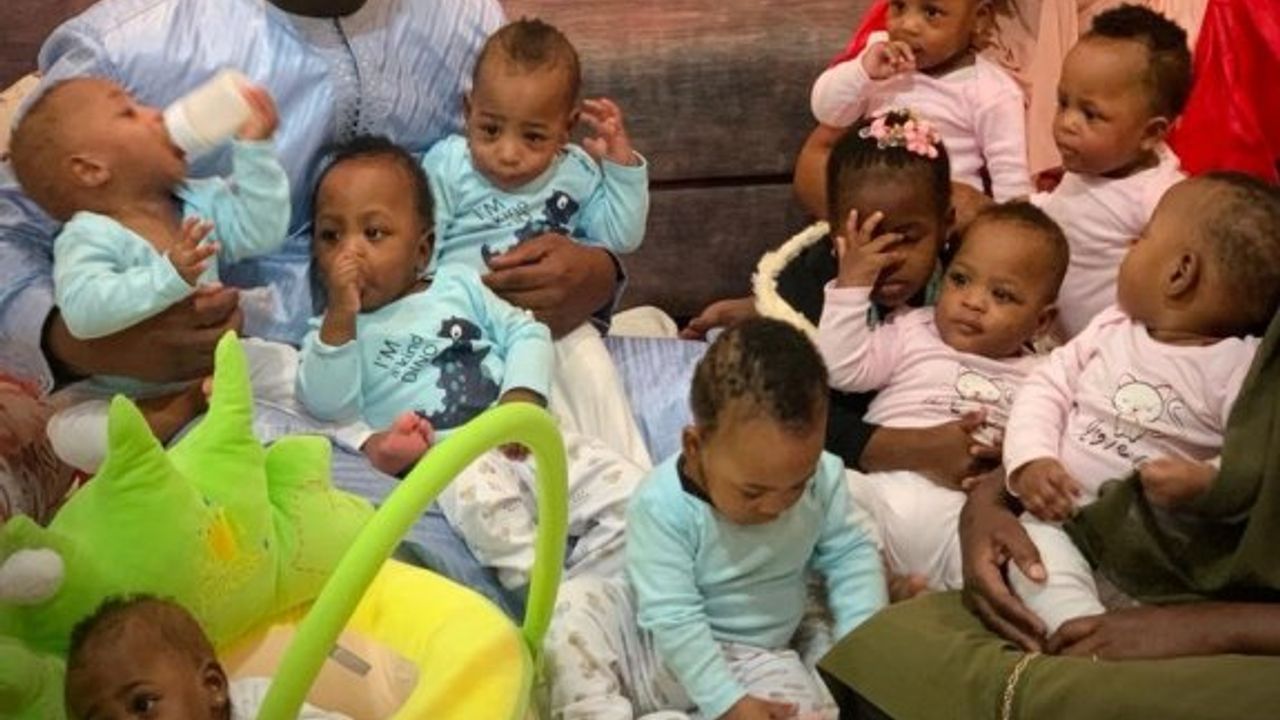 Dünyanın tek dokuzları, doğduktan 19 ay sonra evlerine gidebildi