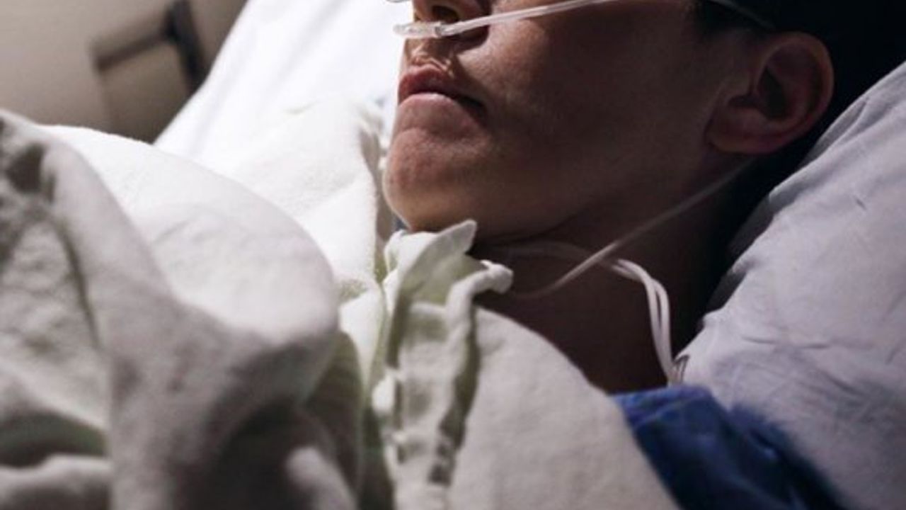 Hastanedeki oda arkadaşının solunum cihazını kapattı