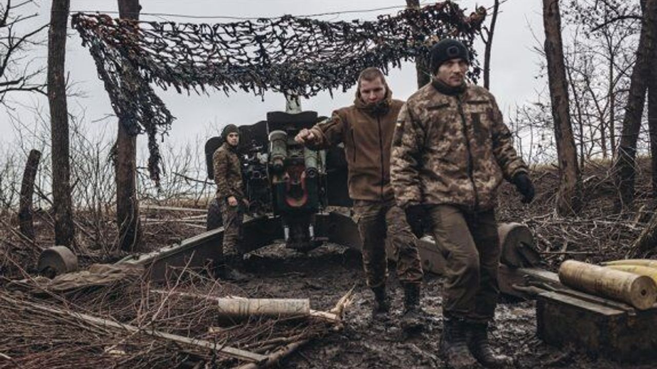 Zelenskiy: “Cephede yavaş yavaş ilerlediğimiz alanlar da var”