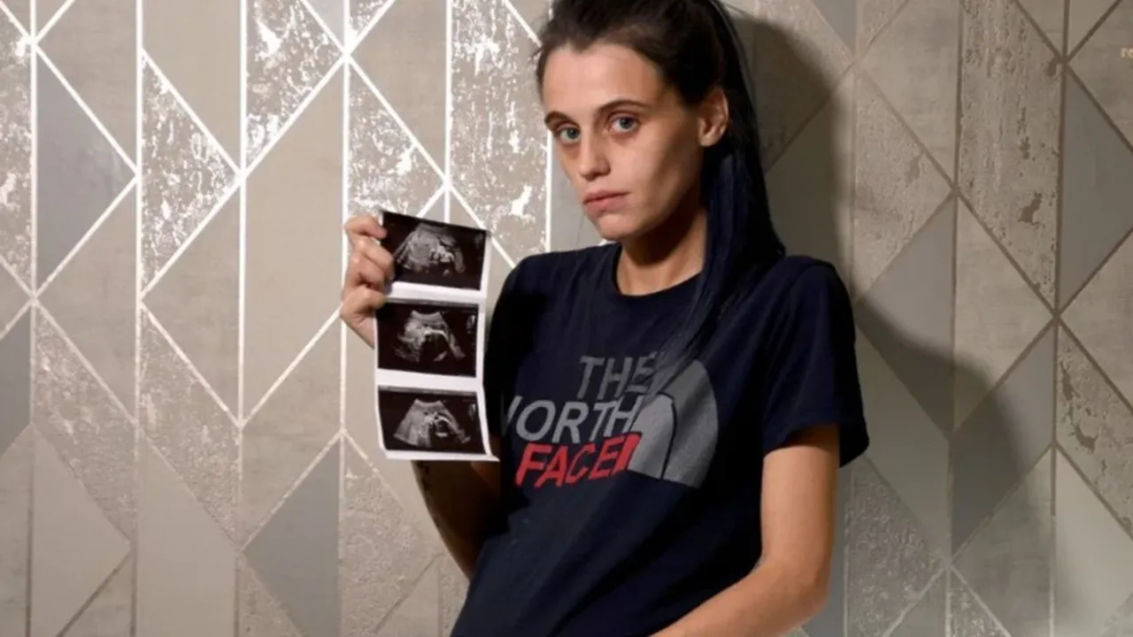 Doktorların 'ölü' dediği bebeği canlı doğurdu