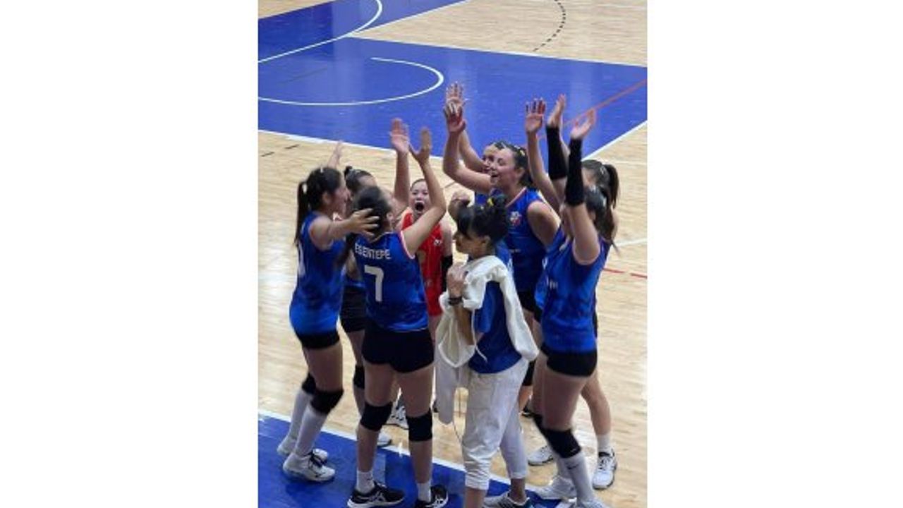Filede U-16 kızların ilk finalisti Esentepe