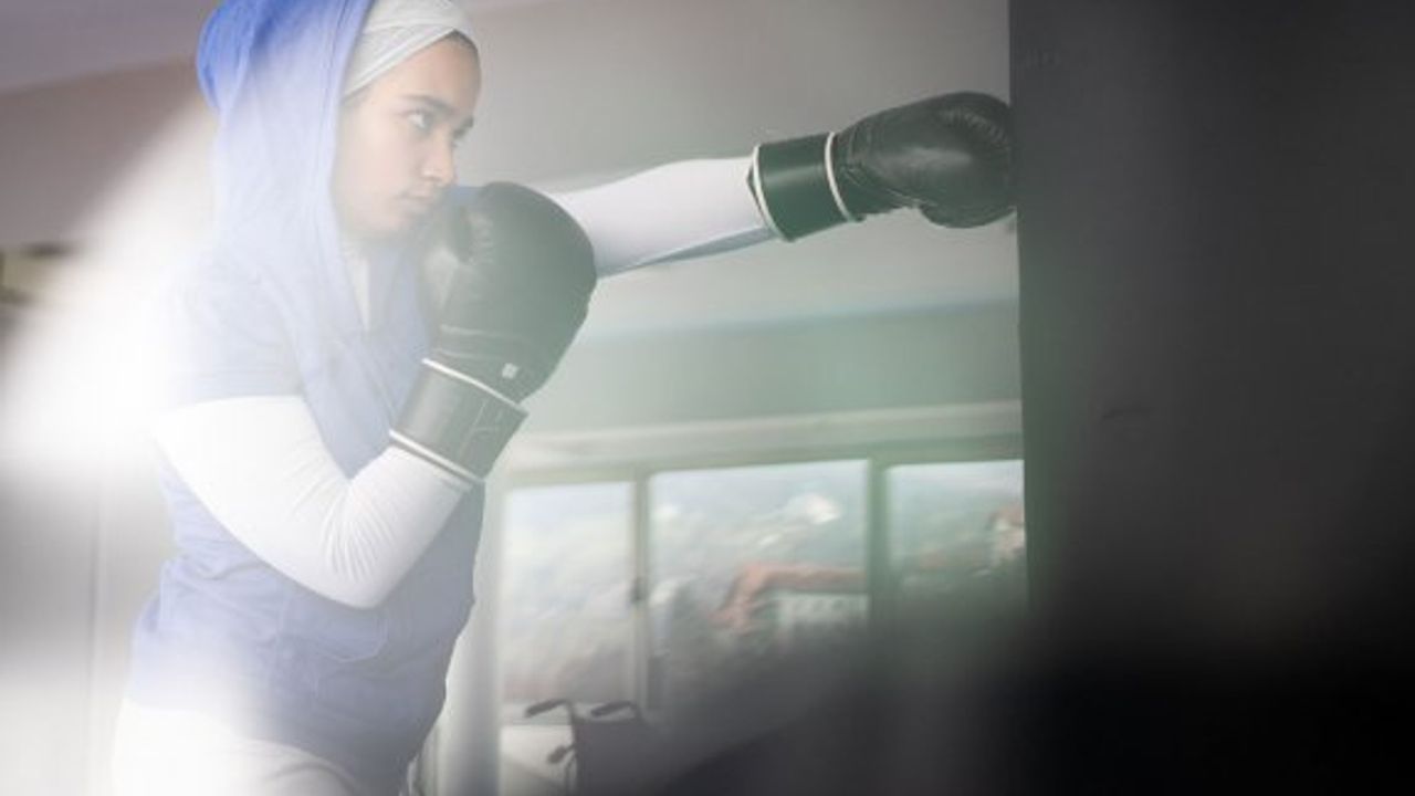 İran’da karma eğitim verdiği gerekçesiyle bir spor salonu kapatıldı