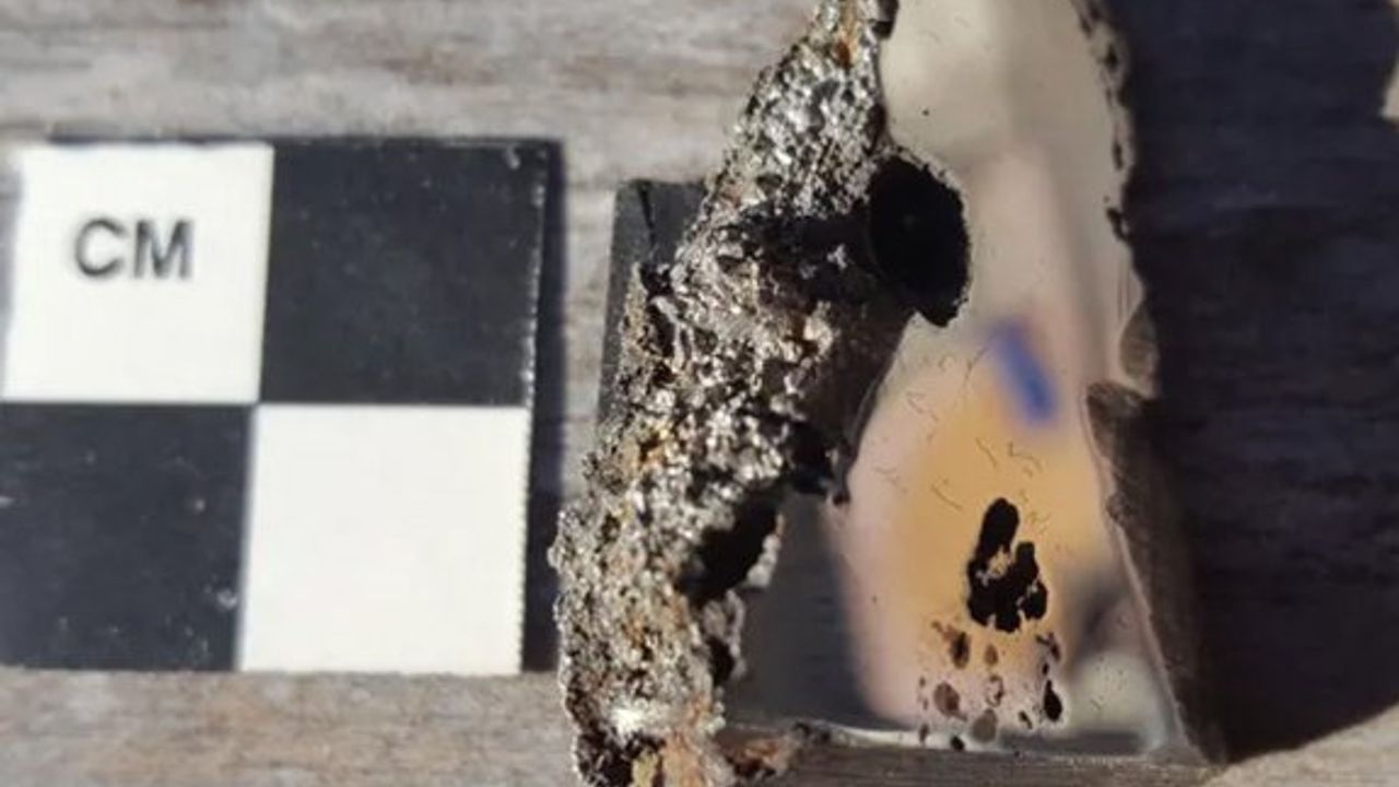 Somali'ye düşen 14 tonluk devasa göktaşında dünyada daha önce hiç görülmemiş iki 'uzaylı' mineral keşfedildi
