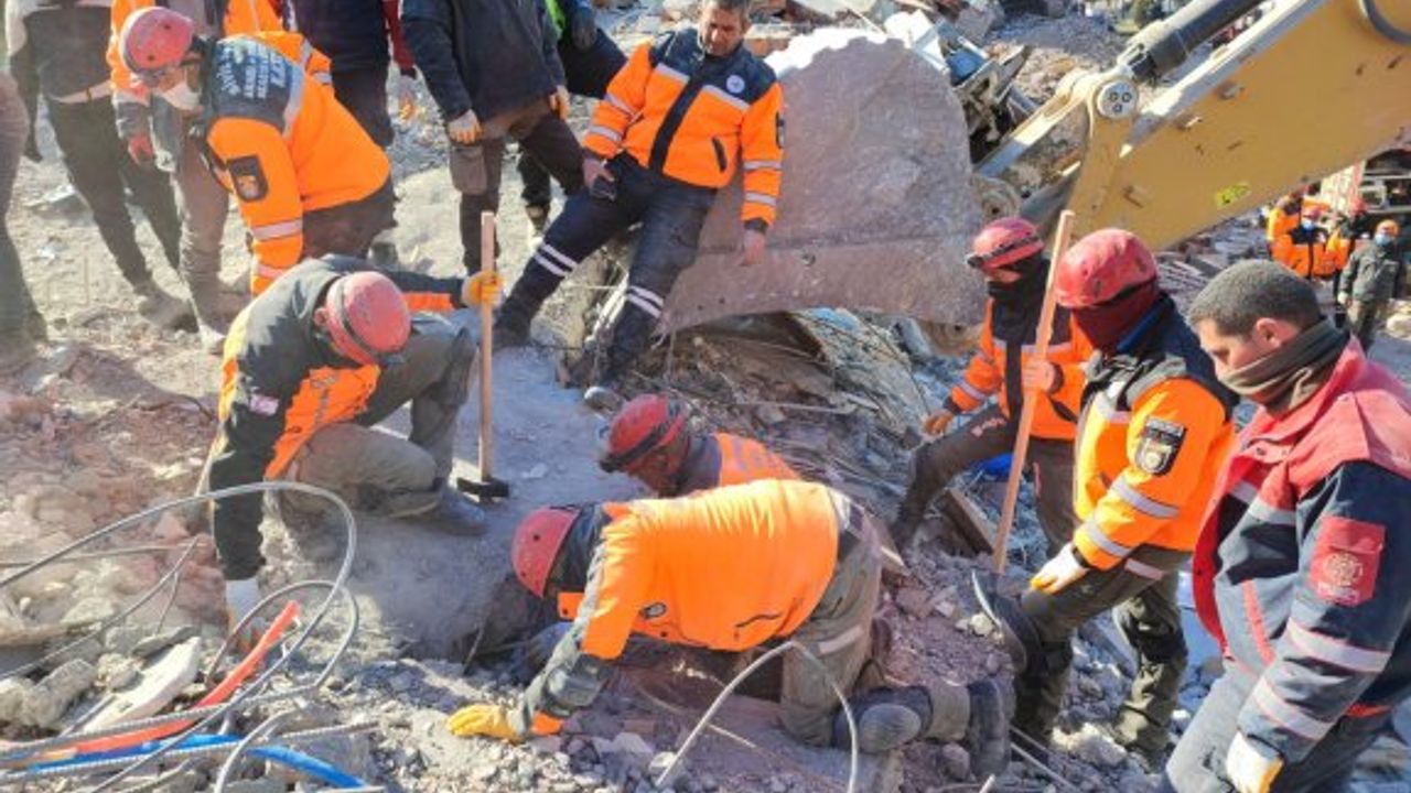 Adıyaman'da bugün bulunan naaşlar akşam saatlerinde havayoluyla ülkeye götürülecek