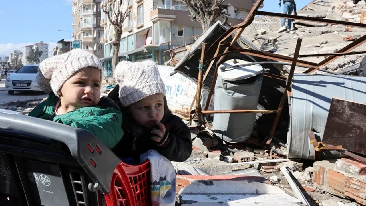 Bazı belediye başkanları ekiplerle birlikte deprem bölgesine gidiyor