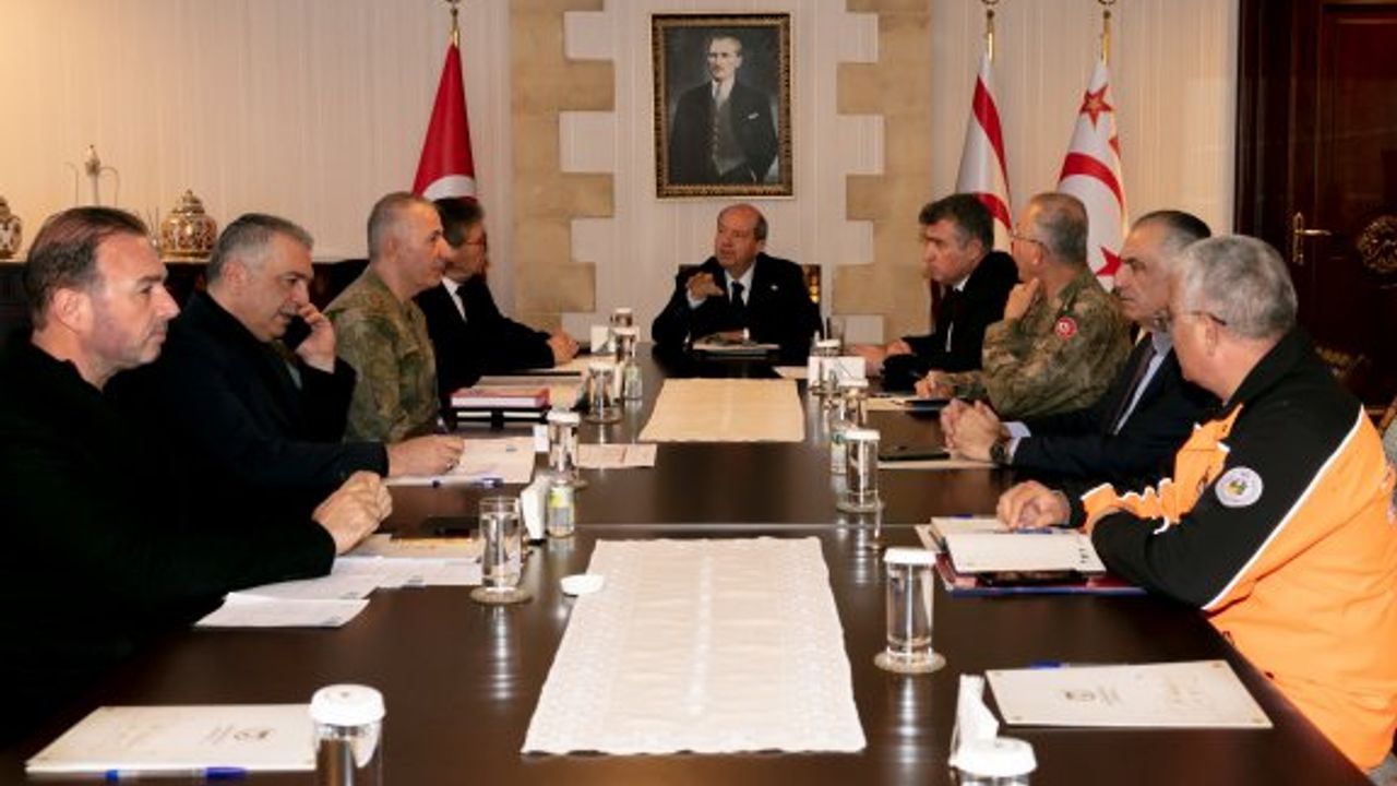Cumhurbaşkanı Tatar’ın başkanlığındaki kriz masası çalışmalarını sürdürüyor