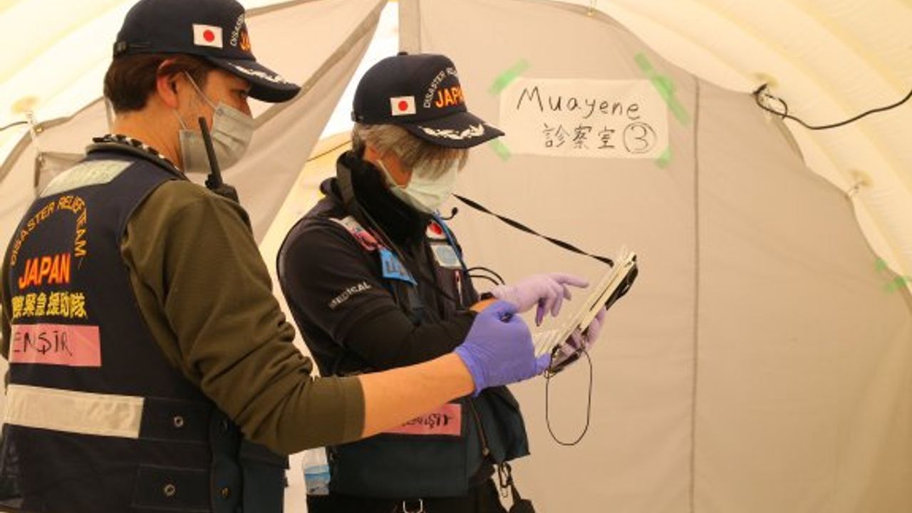 Deprem bölgelerinde 19 ülkenin 22 sahra hastanesi kuruldu