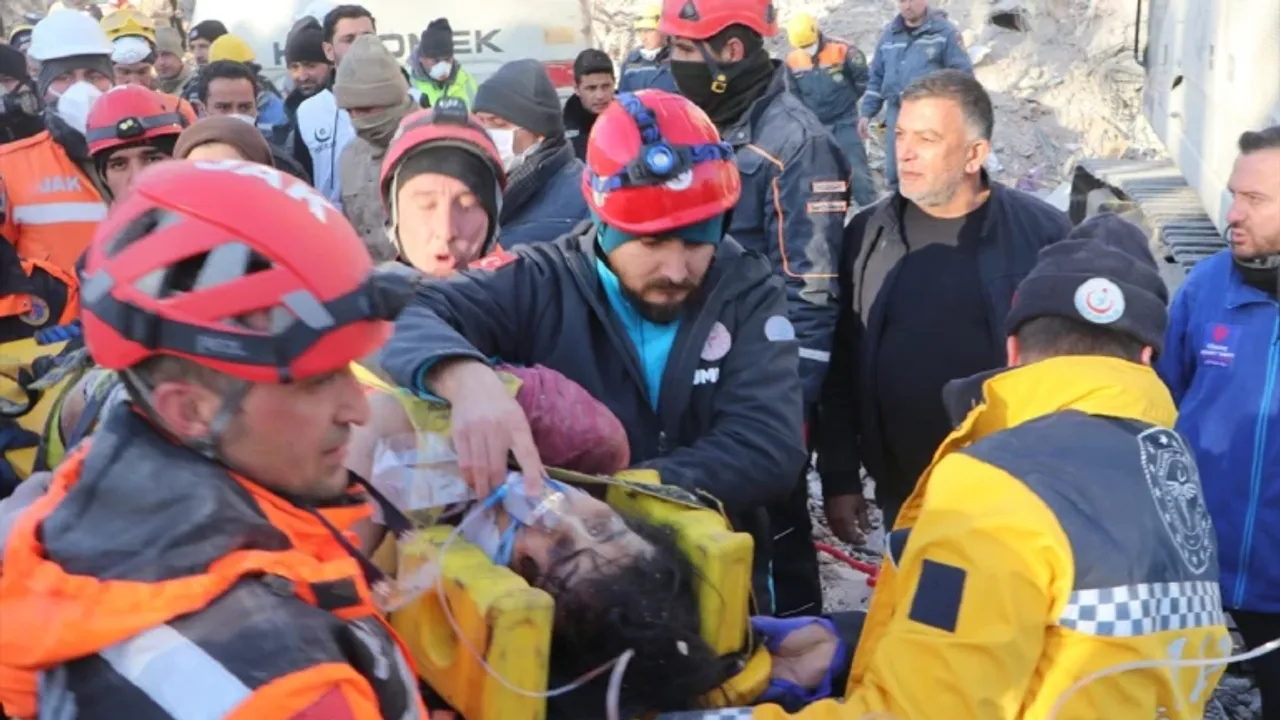 Deprem bölgesinden mucizeler peş peşe geldi