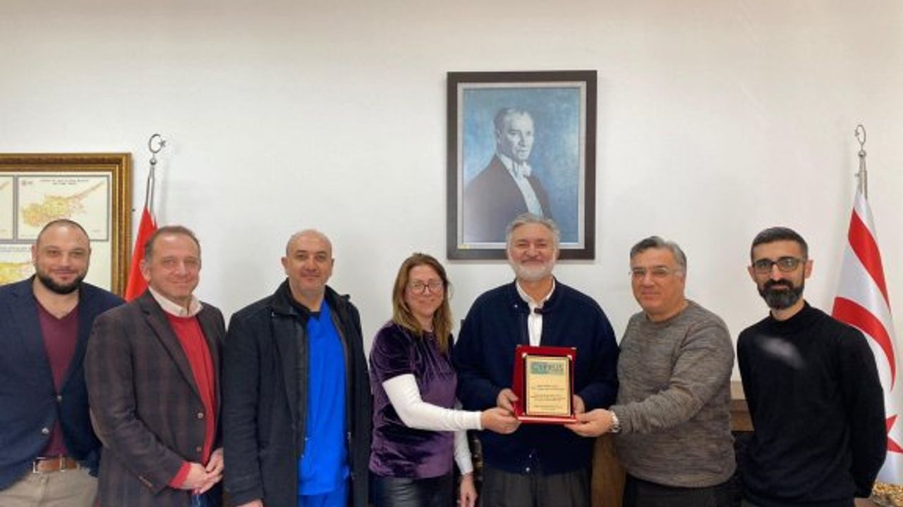 Evkaf, uluslararası alanda yayımlanan Tıp Dergisine destek çıkıyor