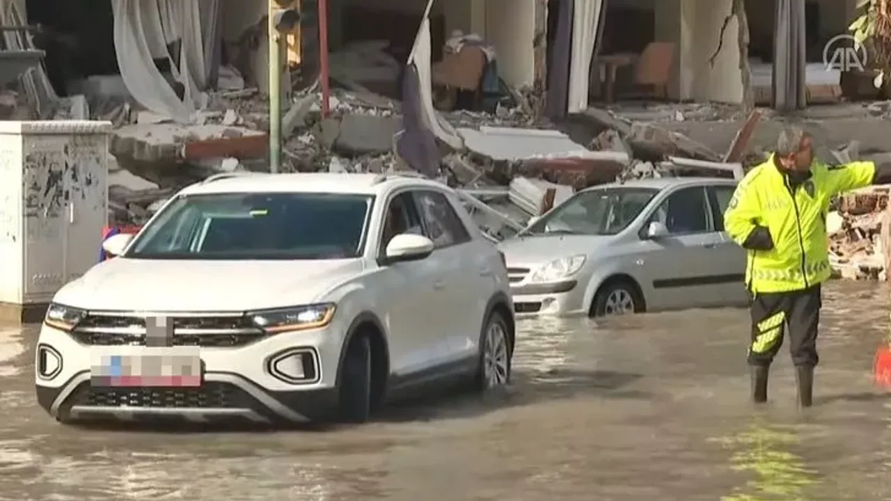 Hatay'da deprem sonrası deniz seviyesi yükseldi