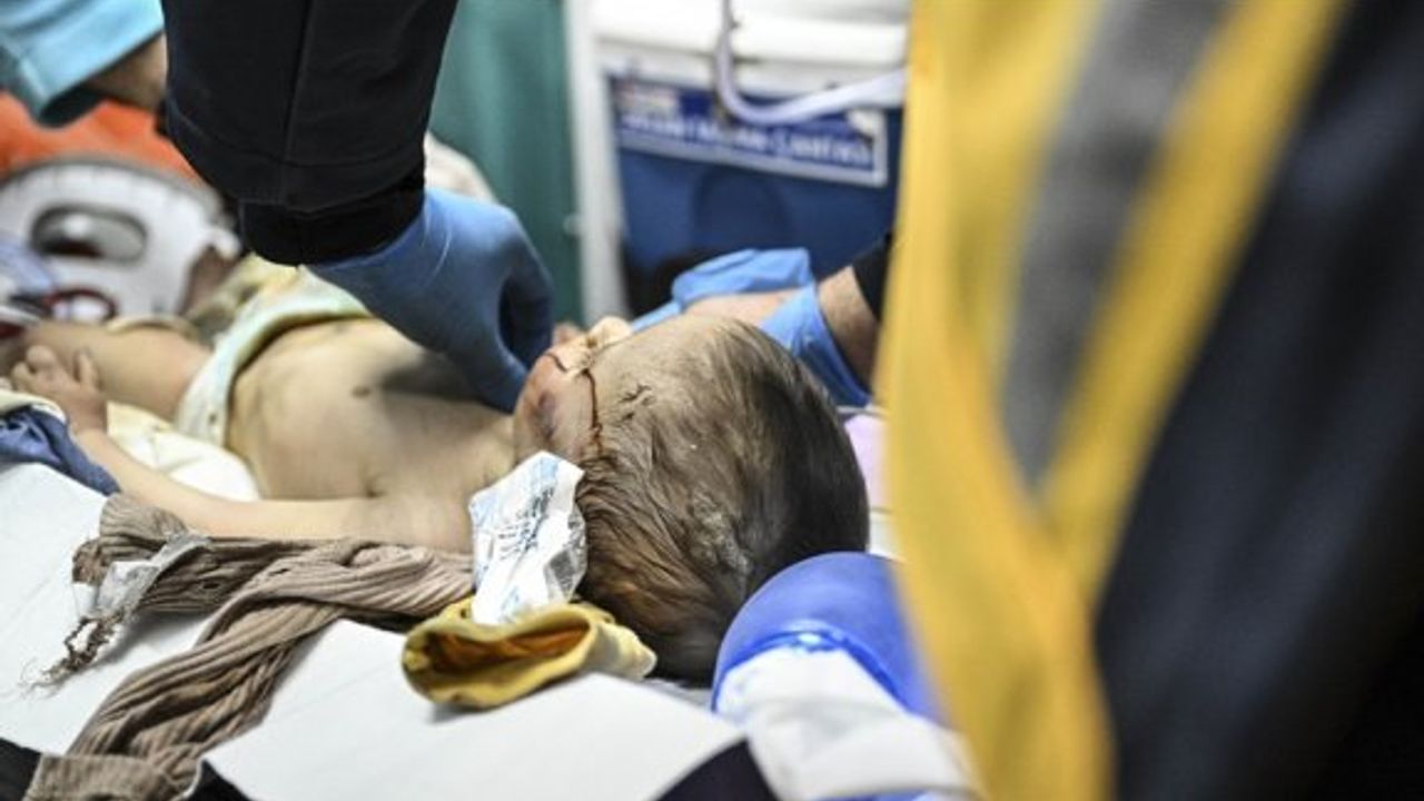 Hatay'da enkaz altında kalan 7 aylık bebek 140 saat sonra kurtarıldı