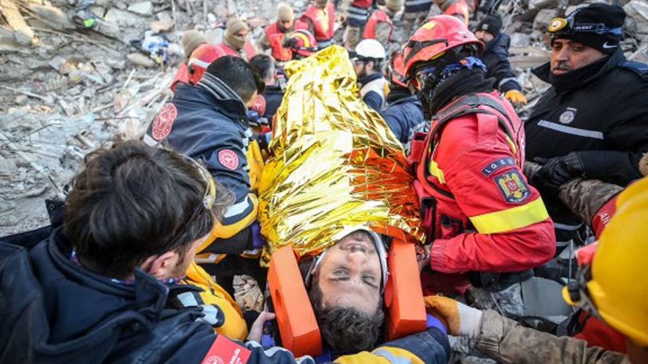 Hatay'da enkaz altında kalan kişi, 149'uncu saatte kurtarıldı