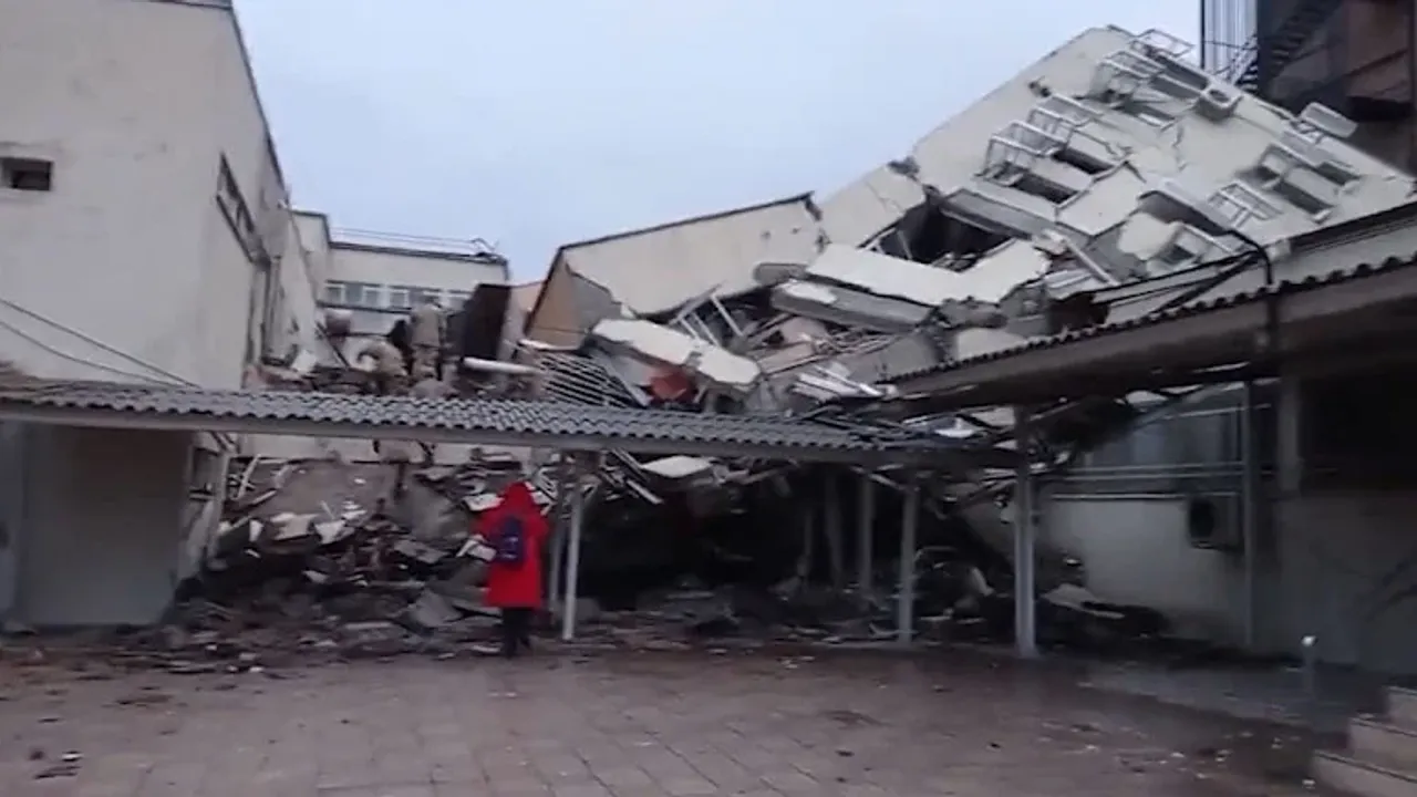 İskenderun ve Antakya devlet hastaneleri ile polisevi yıkıldı