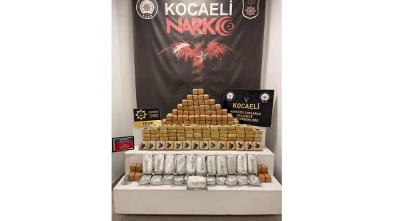 Kocaeli'de saman yüklü tırda 99 kilo 250 gram eroin ele geçirildi