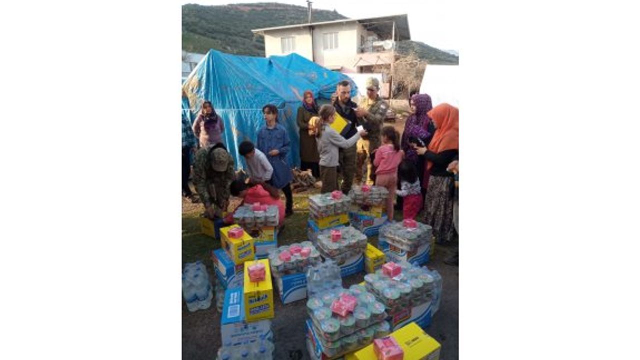 Mücahitlerimizin şefkat eli, her yere yetişiyor