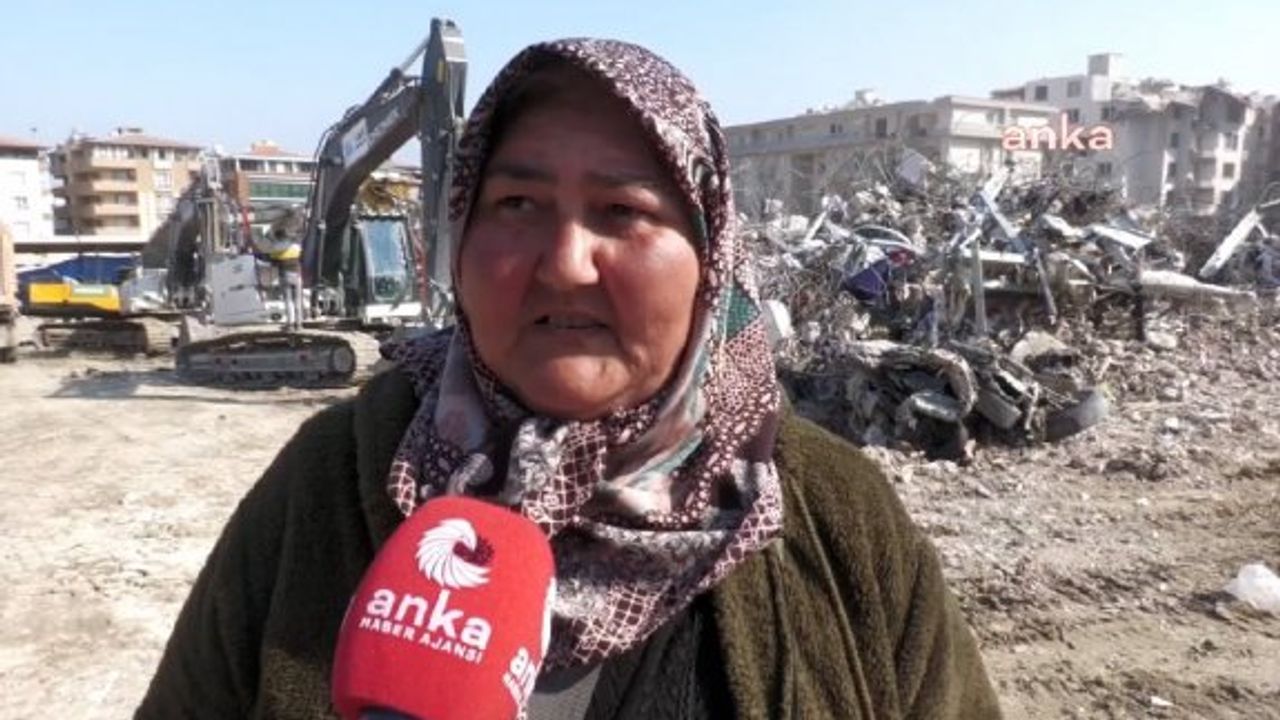 Oğlu, gelini ve torunu için 13 gündür enkaz başında bekliyor