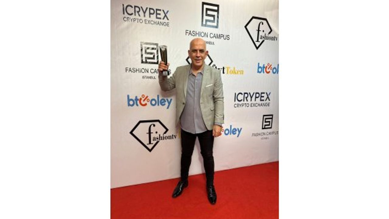 Orhan İsmailoğlu’na Fashion Tv’den ödül