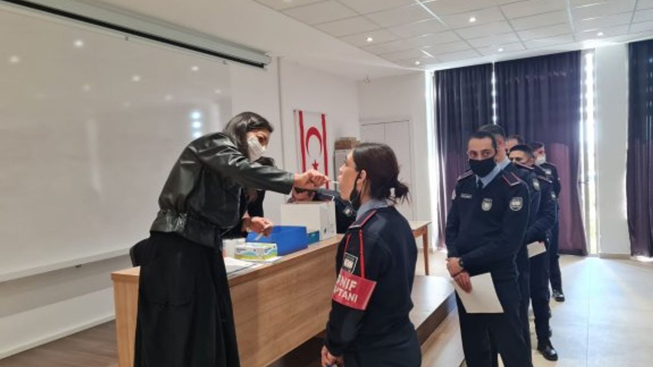 Polis okulu öğrencileri donör olabilmek için numune verdi