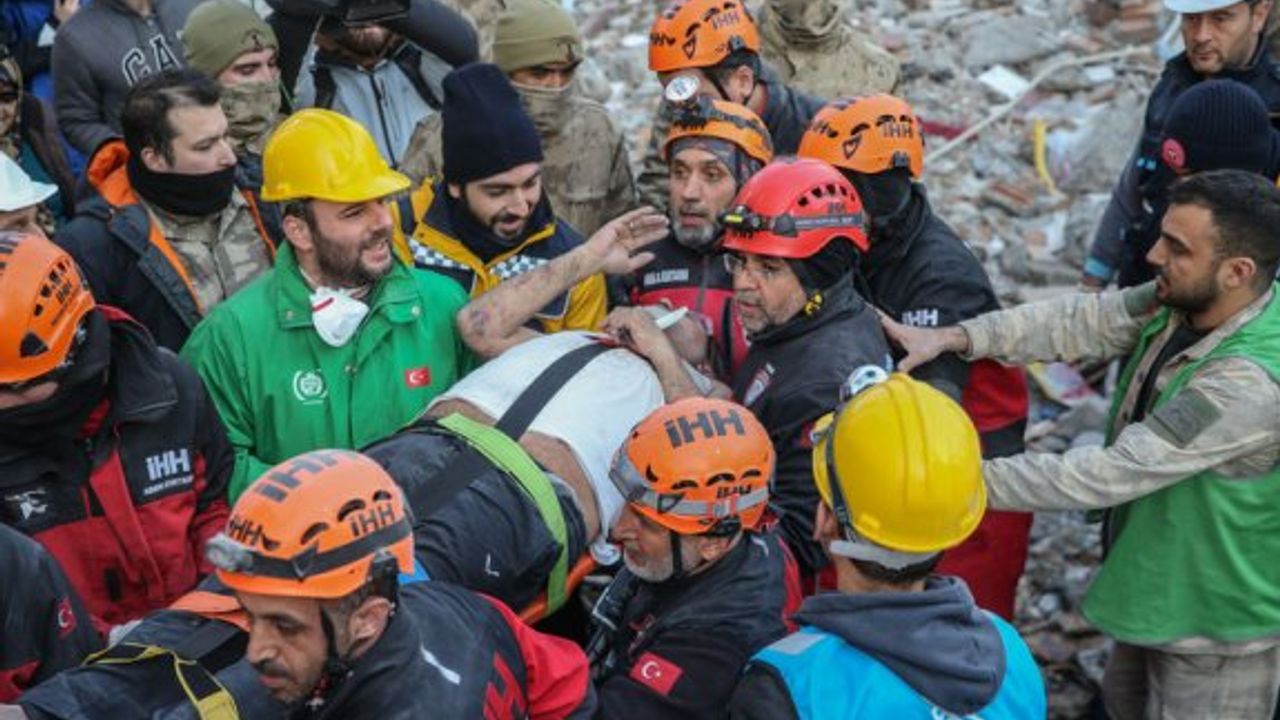 Türkiye'deki depremlerde can kaybı 20 bini aştı