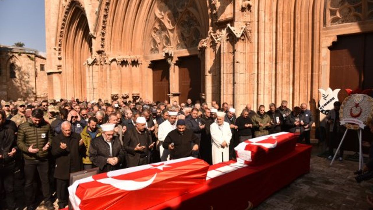 Türkiye’deki depremde hayatını kaybeden son 13 kişi son yolculuklarına uğurlandı