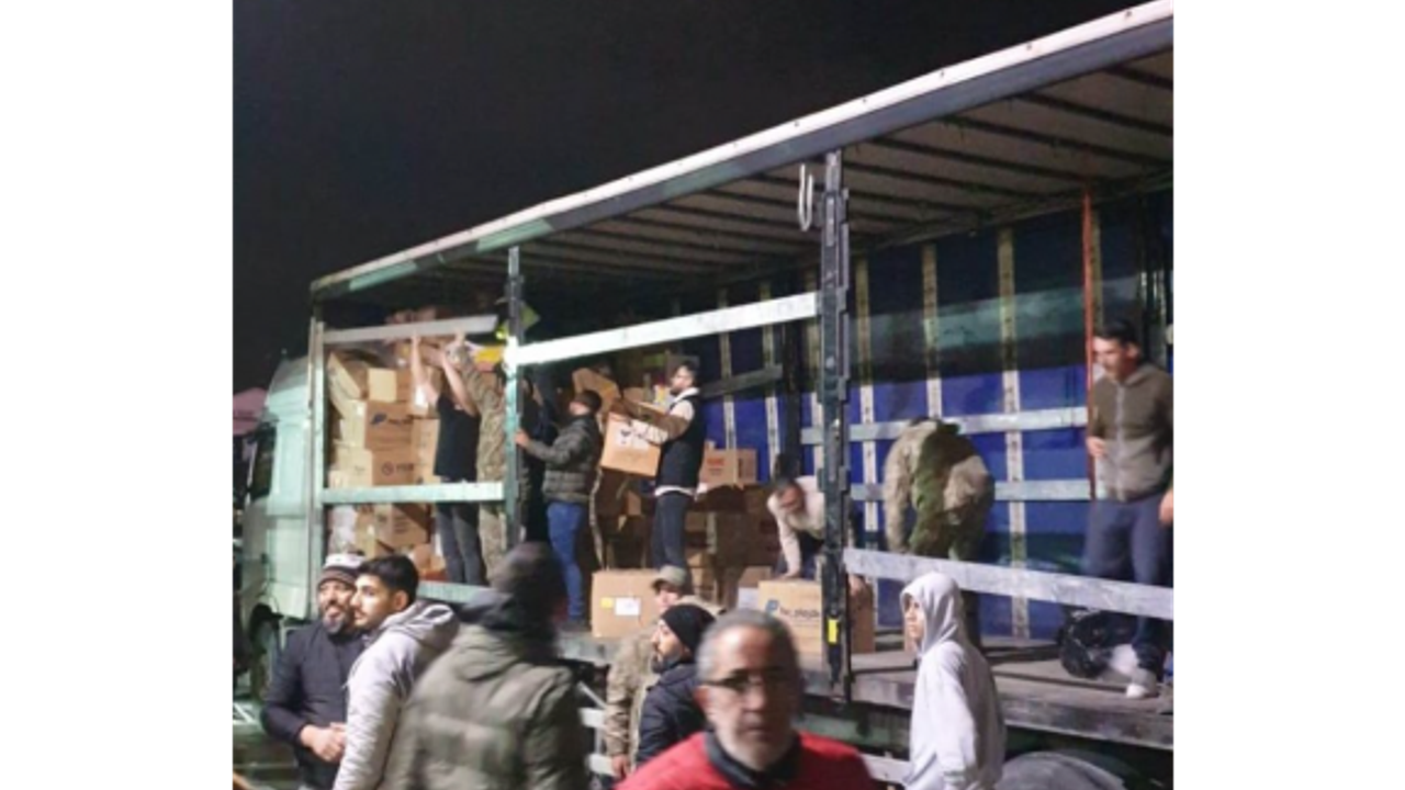 Yardım malzemeleri taşıyan gemiler Girne ve Gazimağusa Limanlarından yola çıktı