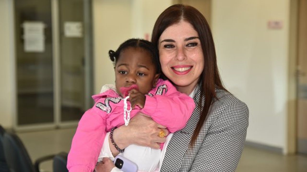 Altuğra, Çocuk Acil Servisi'ni ziyaret etti