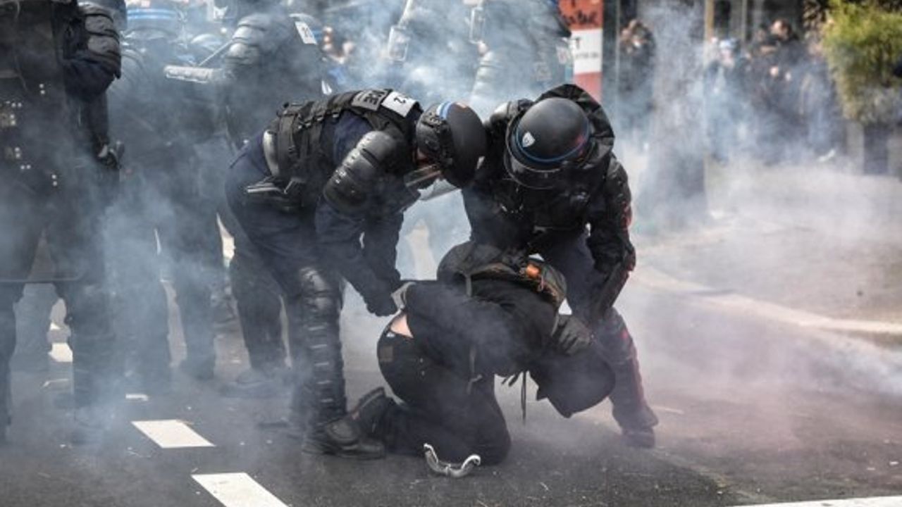 Avrupa Konseyinden Fransa'ya "gösteri hakkına saygı duyması" çağrısı